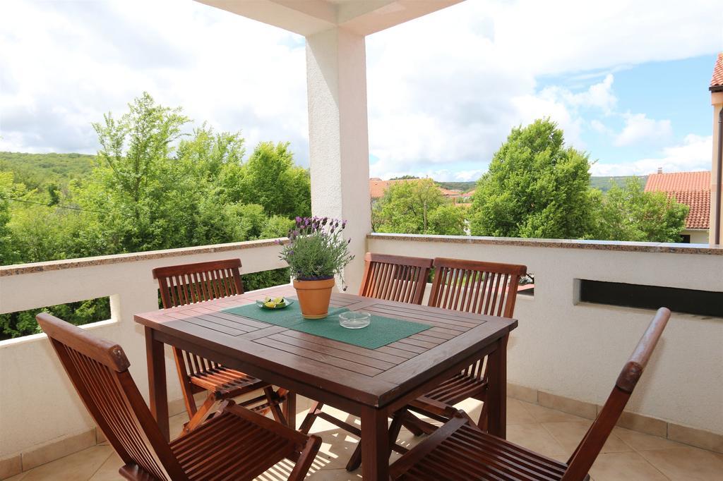 Apartment Bensak Klimno Exterior foto
